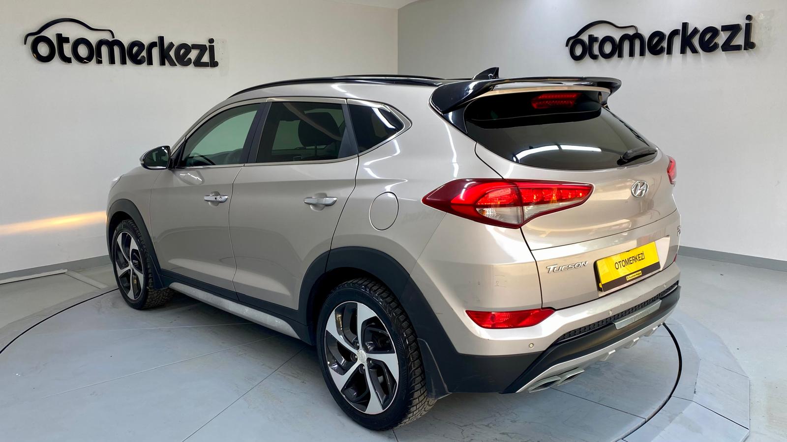 HYUNDAI TUCSON 15
